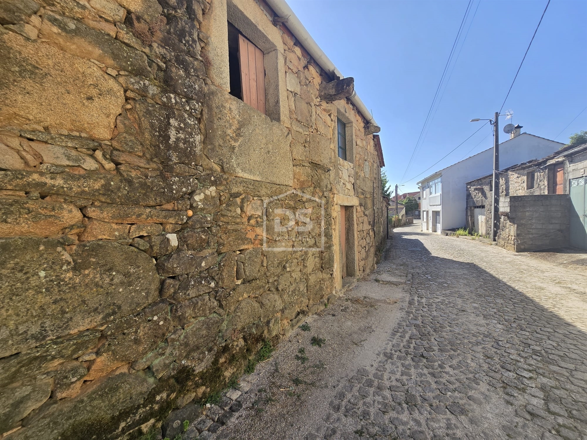 Detached house to restore